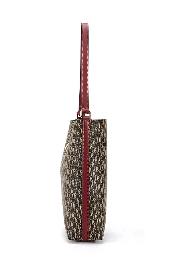 Beautifully Finished Bag in a Timeless Design