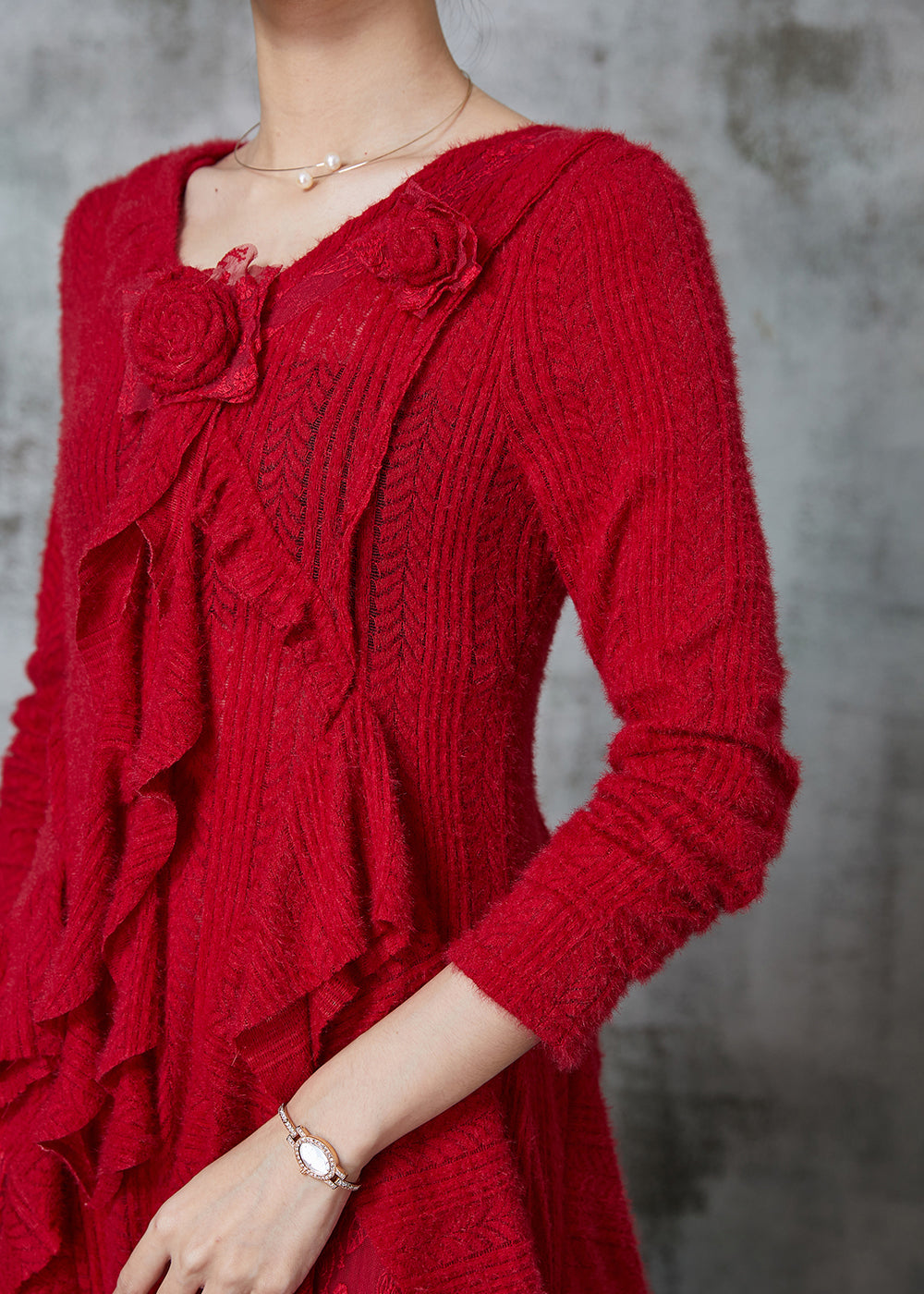 Beautifully Finished Dress in a Timeless Design