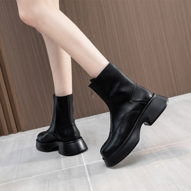 Elegantly Styled Boots for Everyday Wear