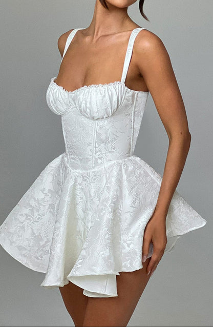 Sophisticated Garment with a Clean Classic Look