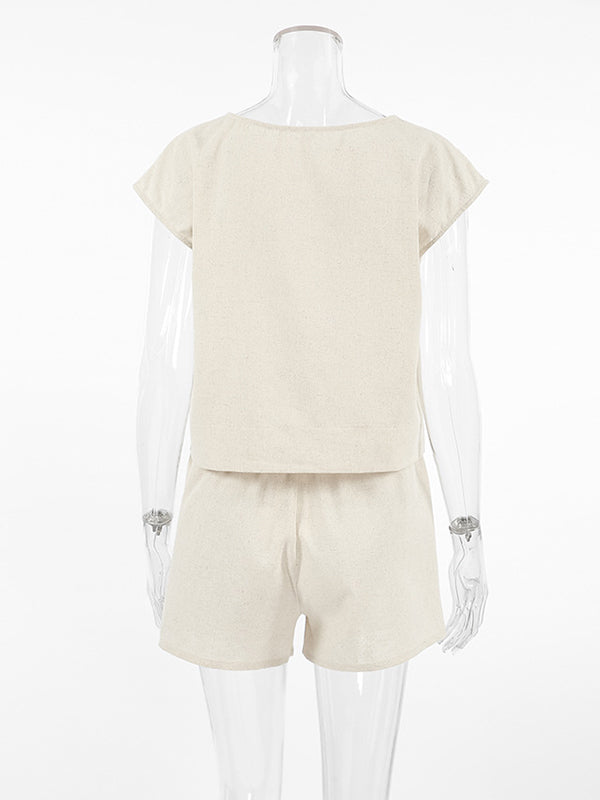 Well Tailored Top with a Graceful Silhouette