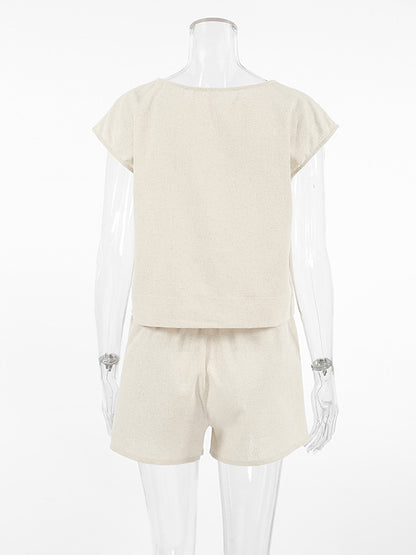 Well Tailored Top with a Graceful Silhouette