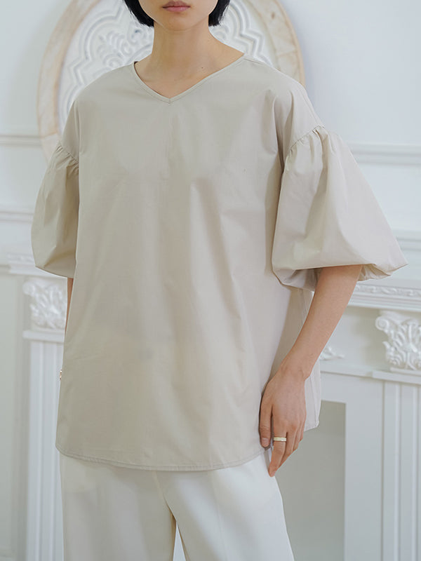 Beautifully Crafted Blouse in a Classic Style