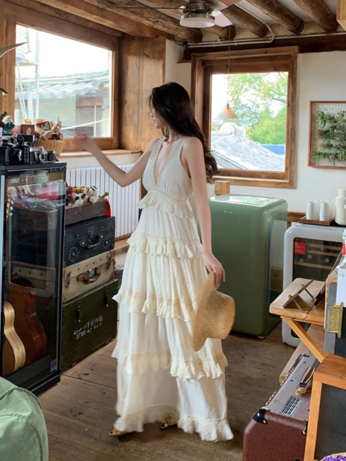 Effortlessly Elegant Dress with a Timeless Design
