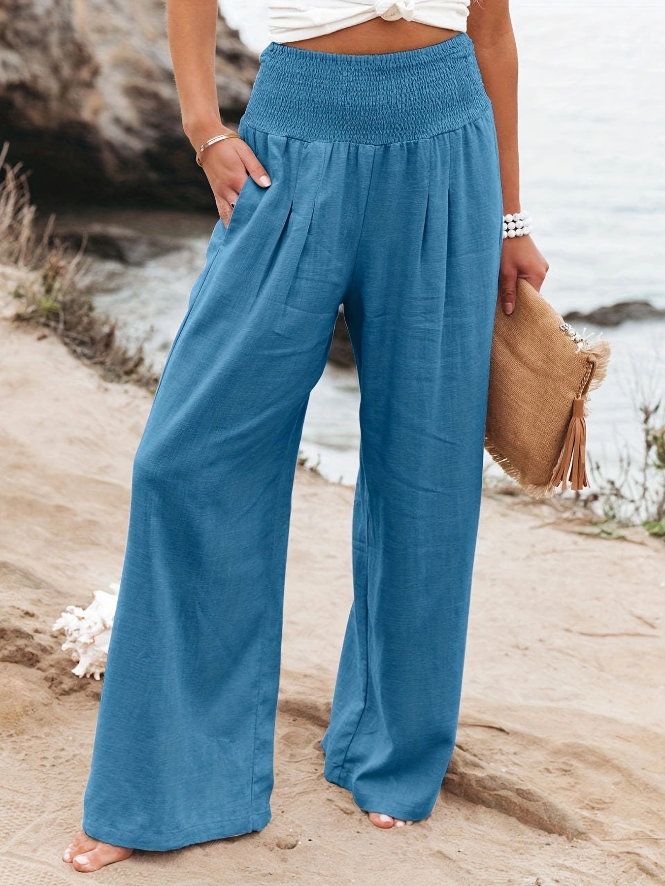 Well Tailored Trousers with a Graceful Silhouette