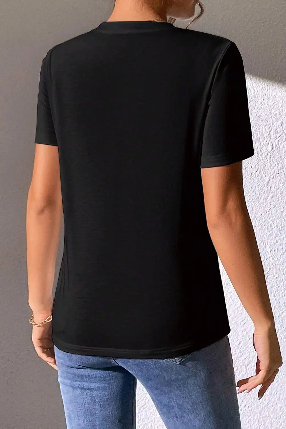 Effortlessly Elegant Shirt with a Timeless Design