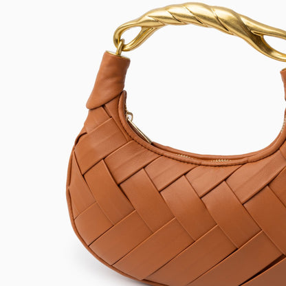 Well Tailored Bag with a Graceful Silhouette