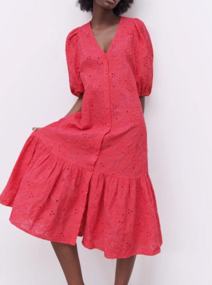 Beautifully Finished Dress in a Timeless Design