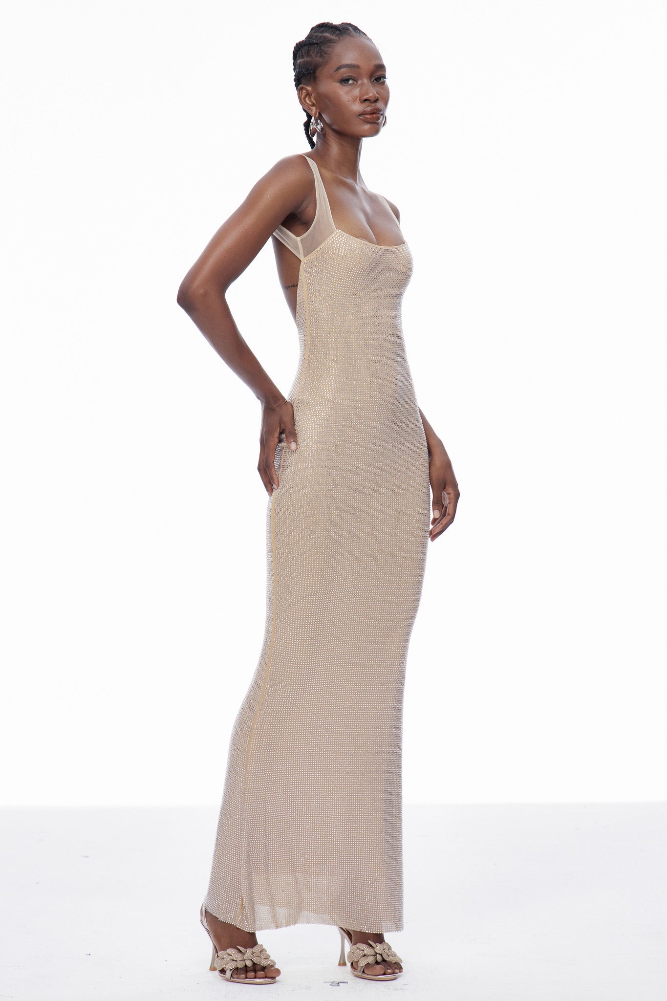 Effortlessly Elegant Dress with a Timeless Design