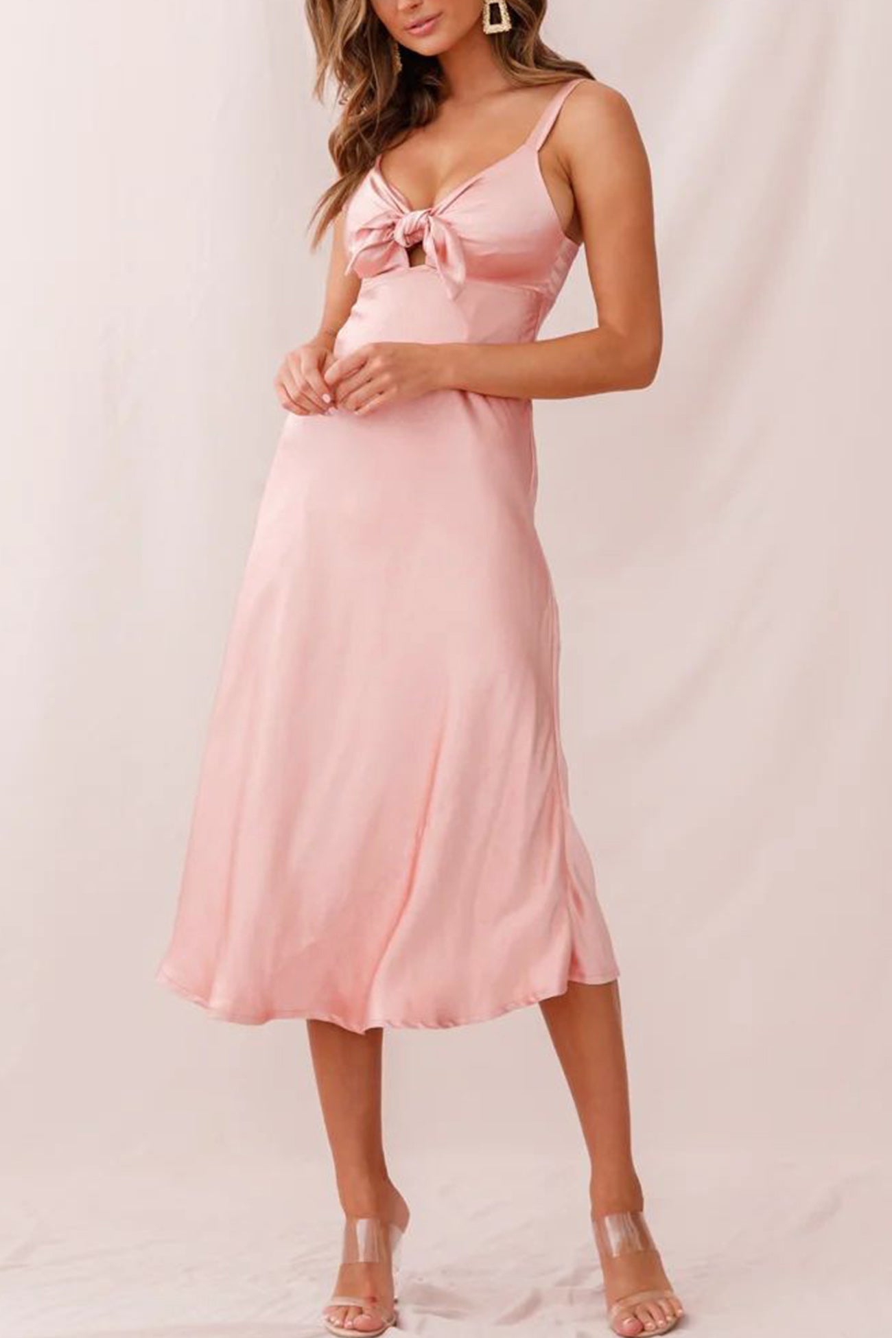 Well Tailored Dress with a Graceful Silhouette