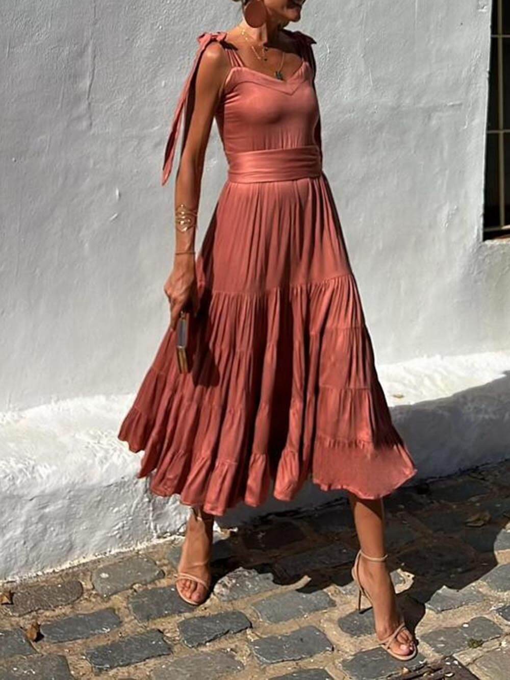 Classic Vintage Dress with a Flattering Fit