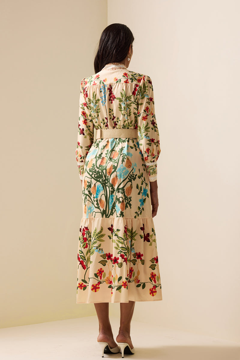 Well Tailored Dress with a Graceful Silhouette