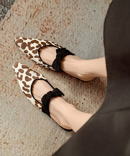 Well Tailored Sandals with a Graceful Silhouette