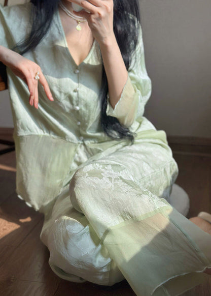 Effortlessly Elegant Garment with a Timeless Design