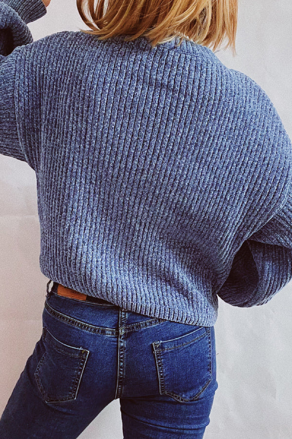 Effortlessly Elegant Sweater with a Timeless Design