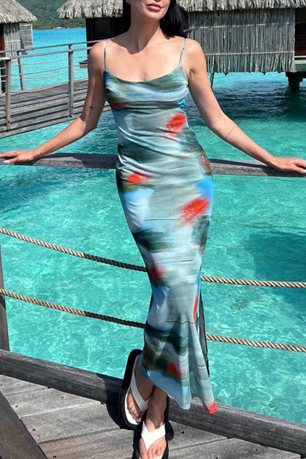 Effortlessly Elegant Dress with a Timeless Design