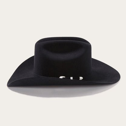 Well Tailored Garment with a Graceful Silhouette
