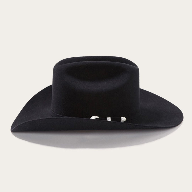 Well Tailored Garment with a Graceful Silhouette