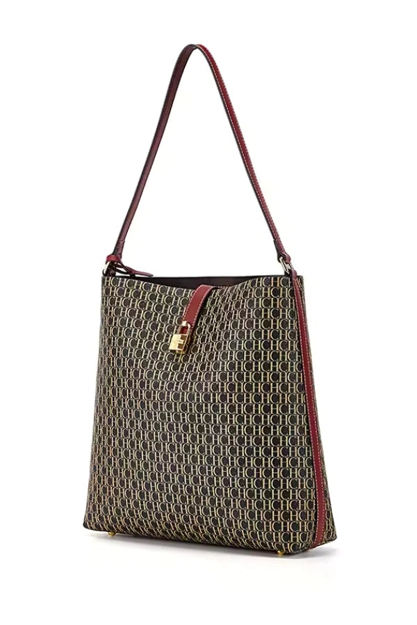 Beautifully Finished Bag in a Timeless Design