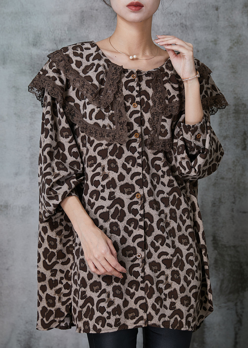 Classic Vintage Blouse with a Flattering Fit