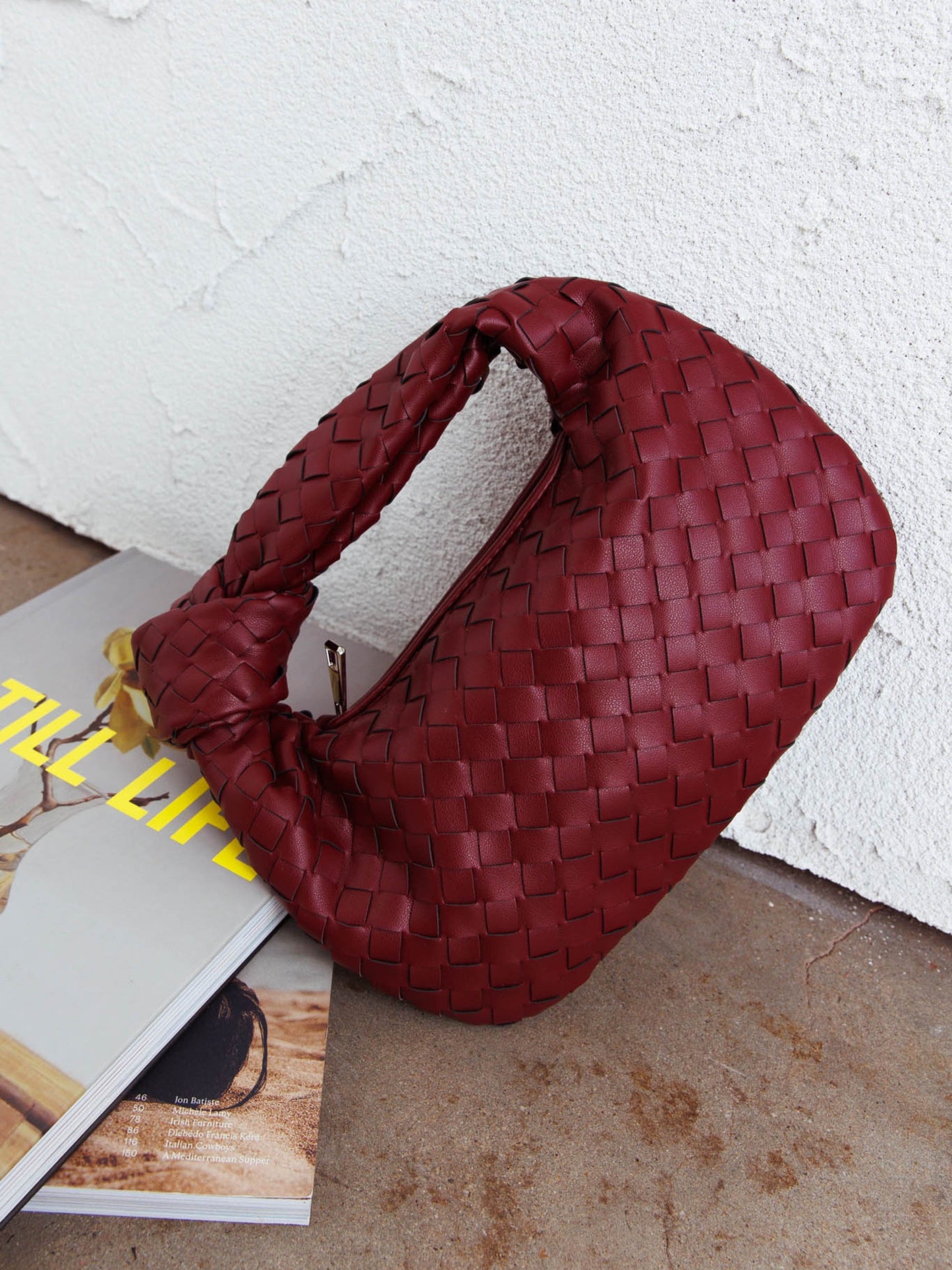 Well Tailored Bag with a Graceful Silhouette