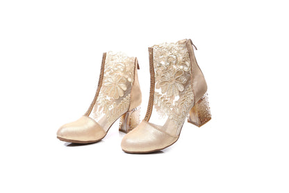 Well Tailored Boots with a Graceful Silhouette