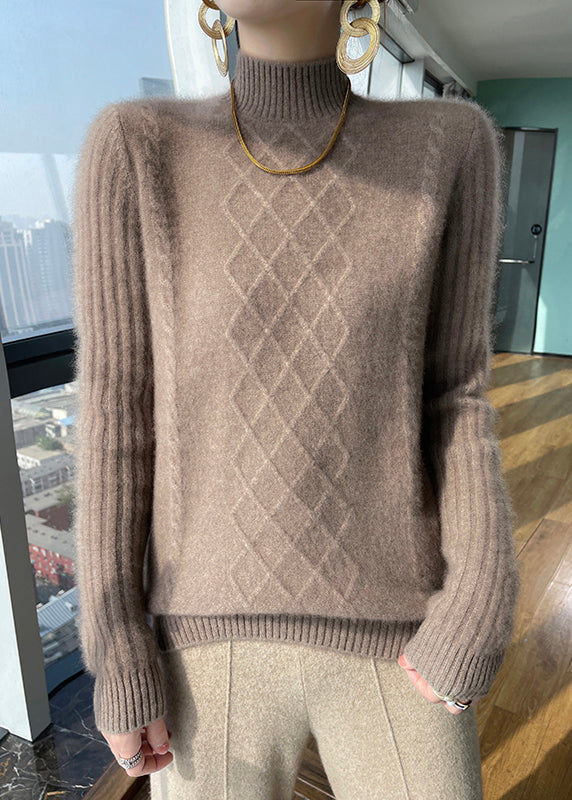 Effortlessly Elegant Sweater with a Timeless Design