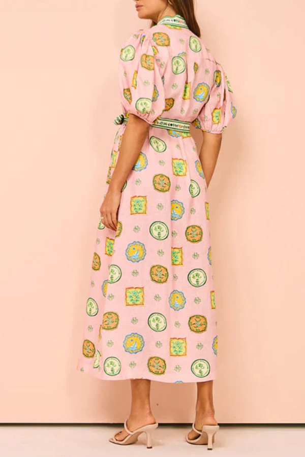 Effortlessly Elegant Dress with a Timeless Design