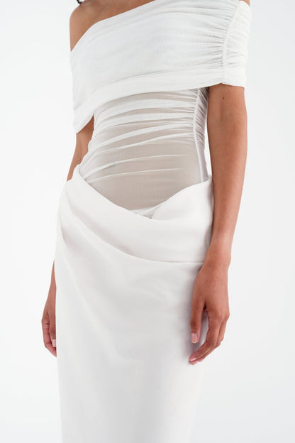 Beautifully Crafted Dress in a Classic Style