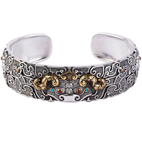 Classic Vintage Garment with a Flattering Fit