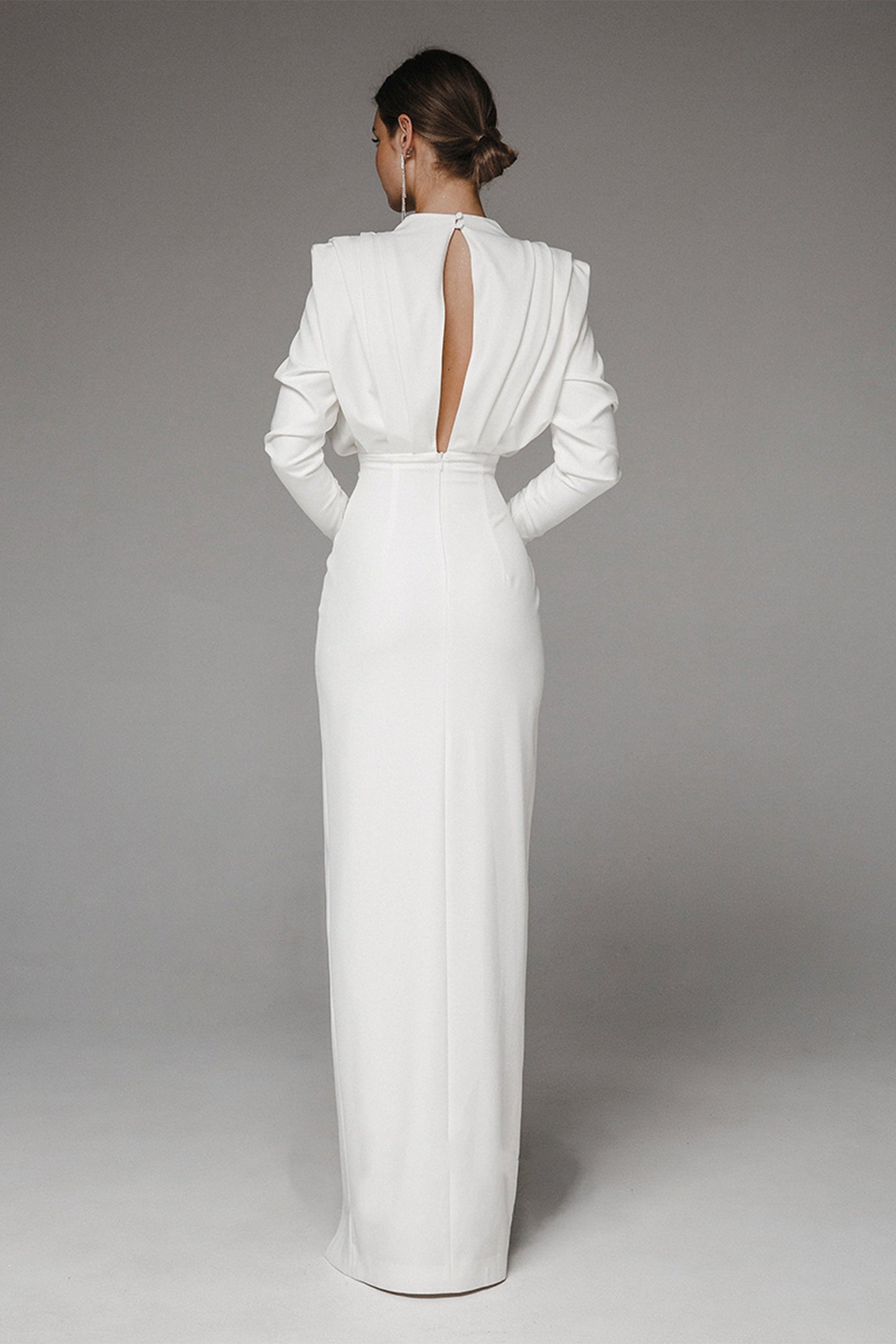 Beautifully Finished Dress in a Timeless Design