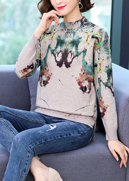 Well Tailored Sweater with a Graceful Silhouette