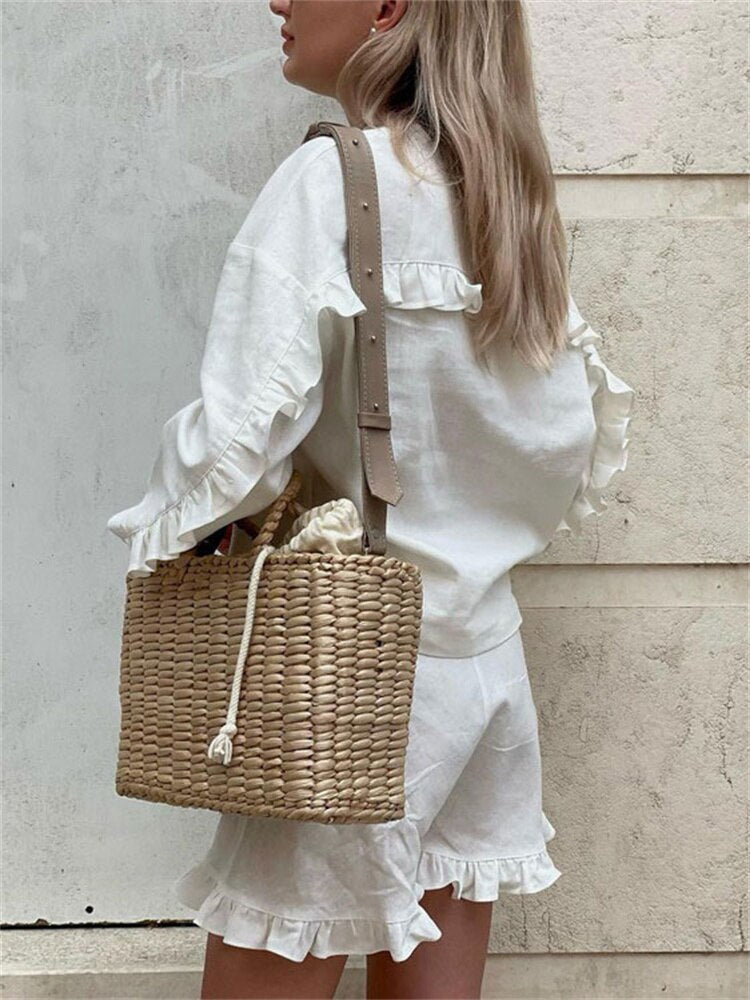 Well Tailored Bag with a Graceful Silhouette