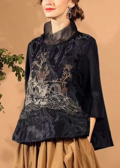 Sophisticated Blouse with a Clean Classic Look