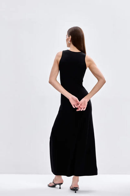 Effortlessly Elegant Sweater with a Timeless Design