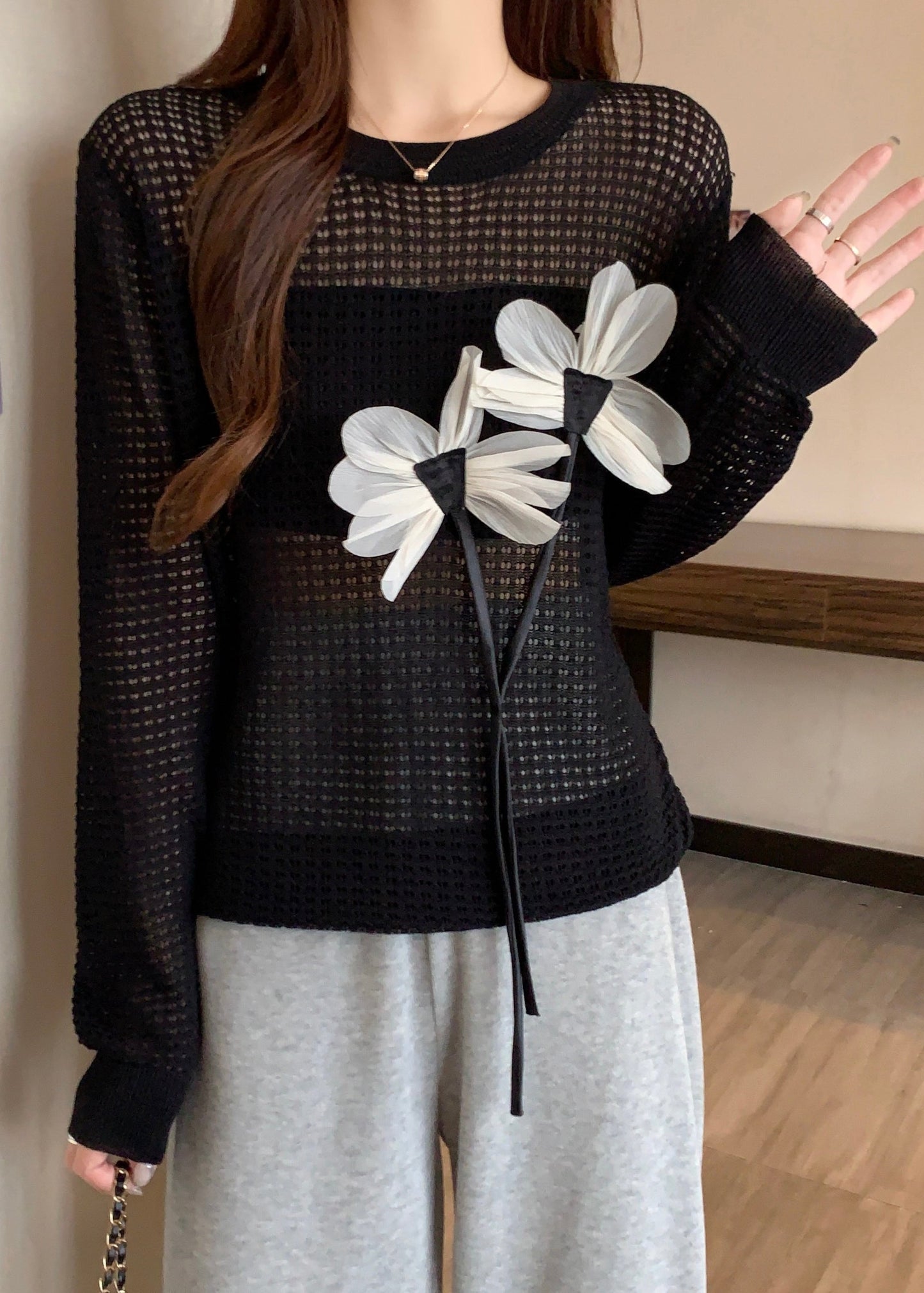 Effortlessly Elegant Top with a Timeless Design