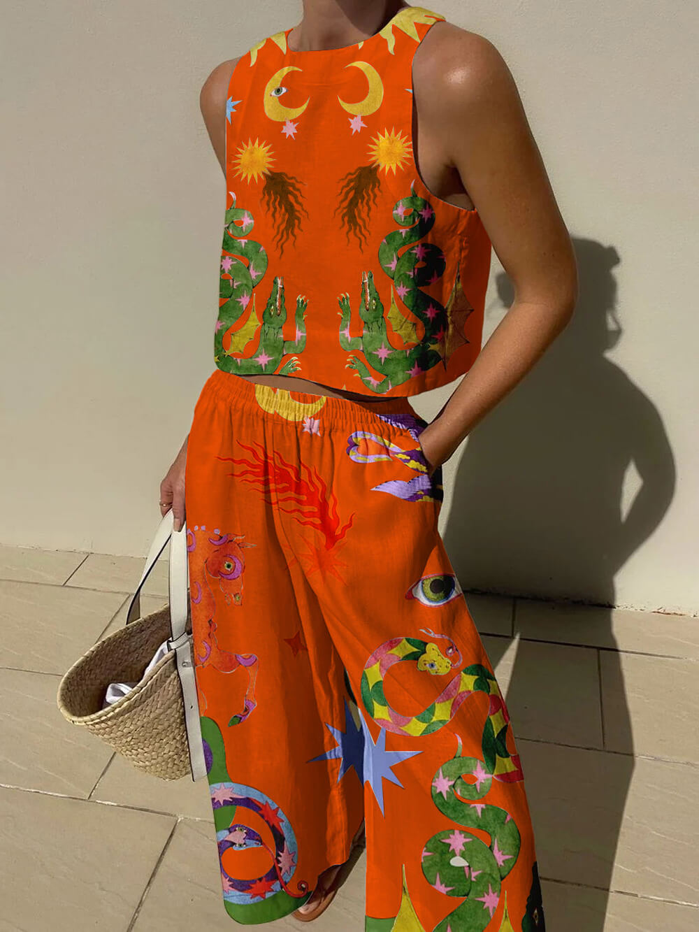 Effortlessly Elegant Pants with a Timeless Design