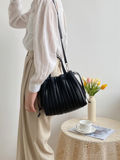Well Tailored Bag with a Graceful Silhouette