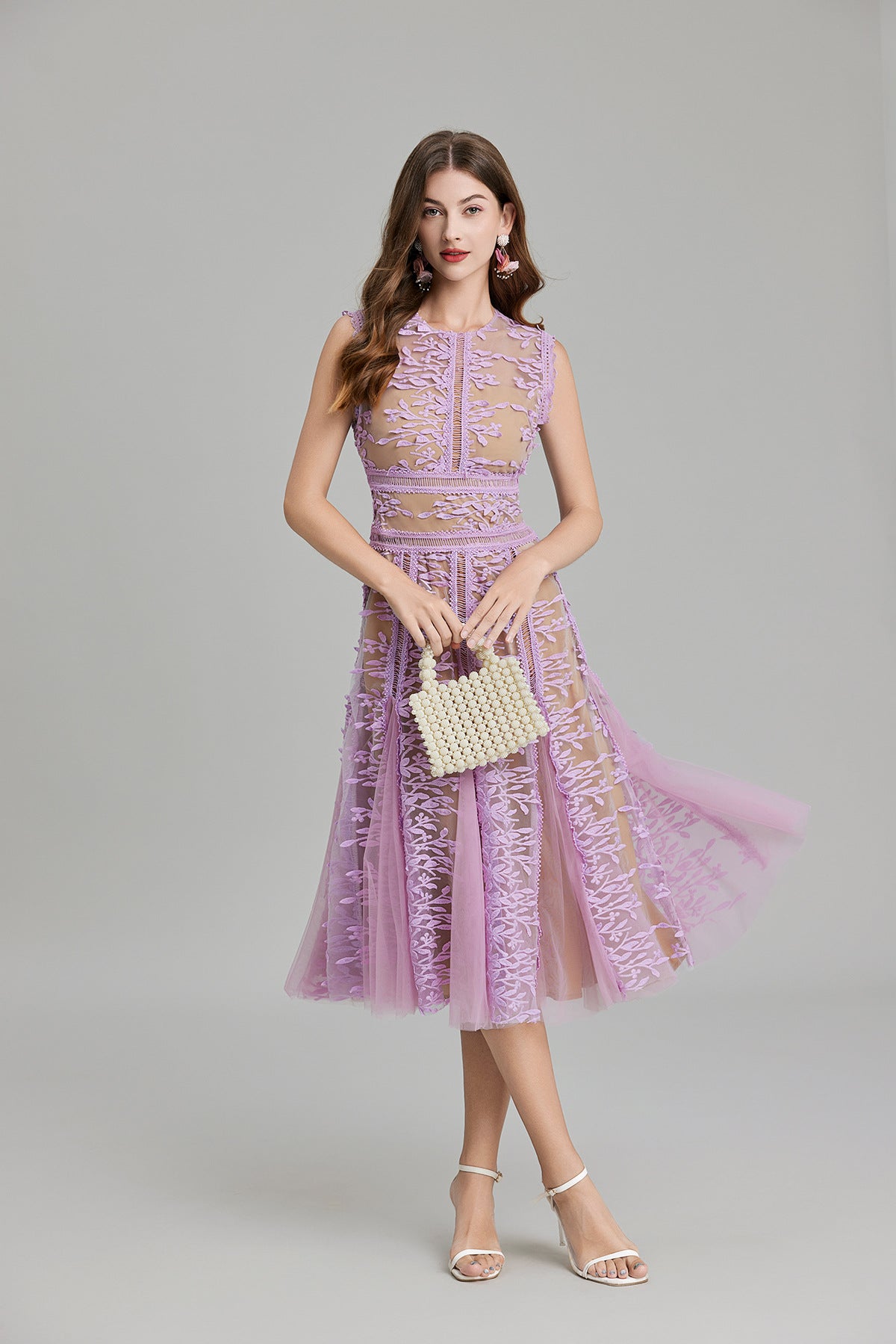 Well Tailored Dress with a Graceful Silhouette