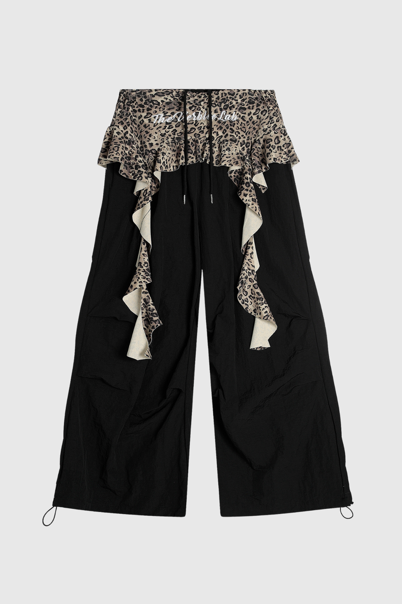 Effortlessly Elegant Pants with a Timeless Design