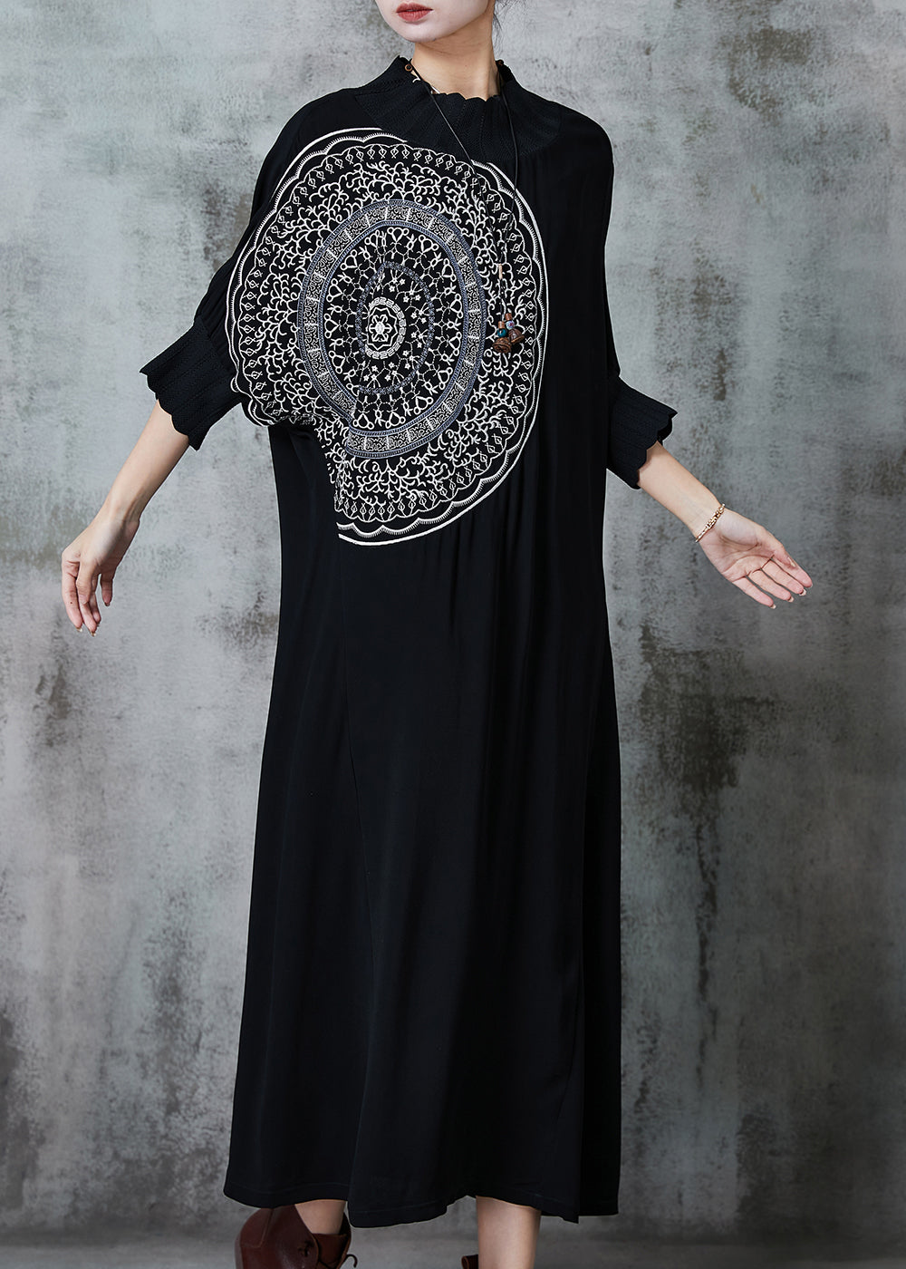 Classic Vintage Dress with a Flattering Fit
