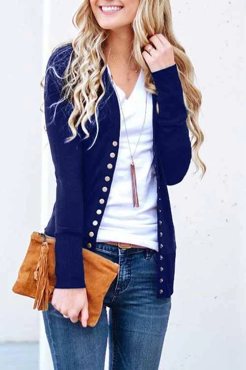Effortlessly Elegant Cardigan with a Timeless Design
