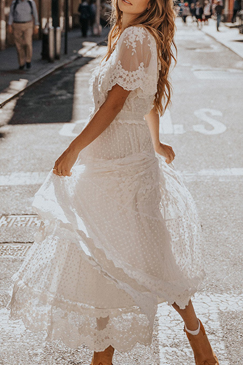 Beautifully Finished Dress in a Timeless Design