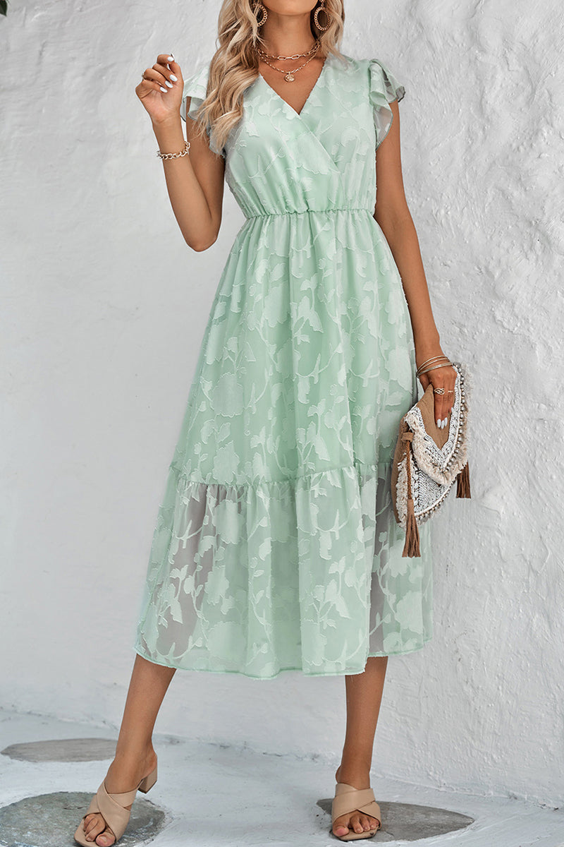 Effortlessly Elegant Dress with a Timeless Design