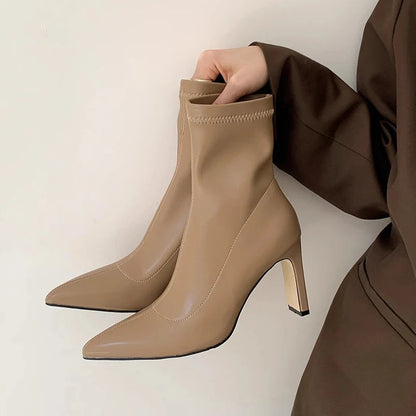 Classic Vintage Boots with a Flattering Fit