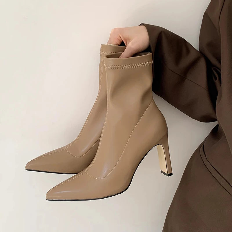 Classic Vintage Boots with a Flattering Fit