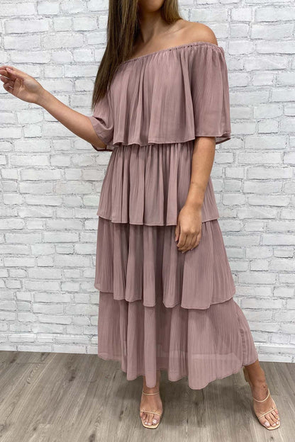 Well Tailored Dress with a Graceful Silhouette