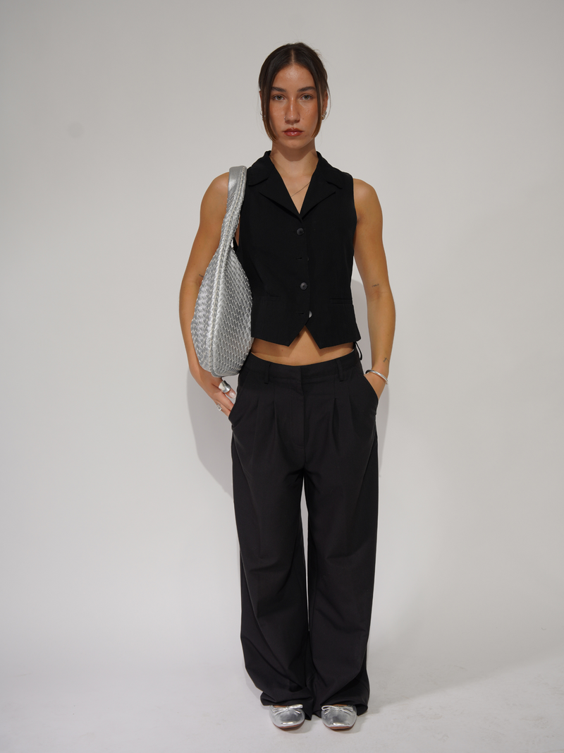 Gracefully Styled Bag for Any Occasion