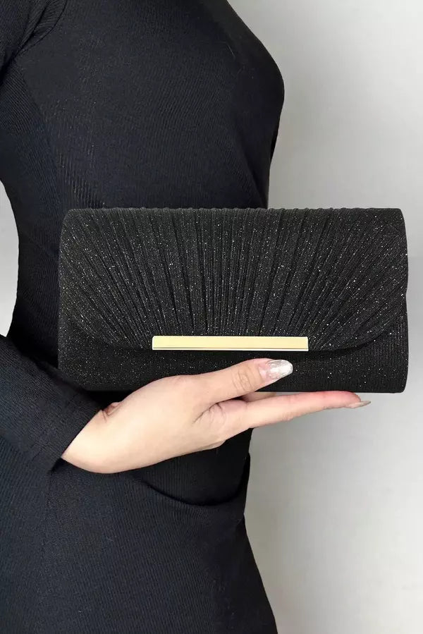 Sophisticated Bag with a Clean Classic Look