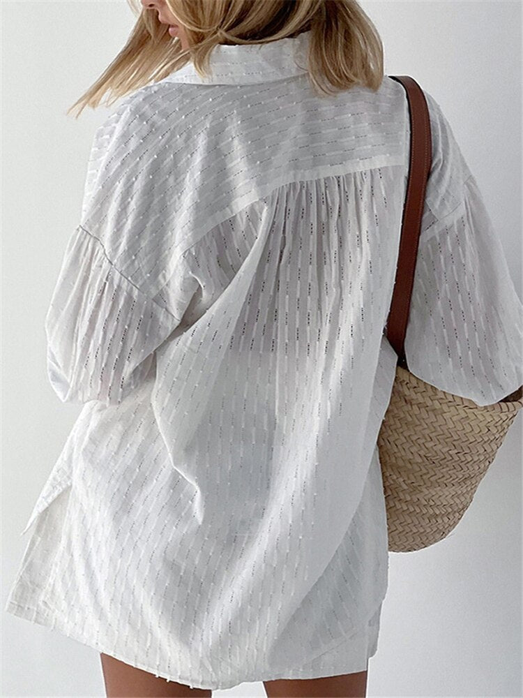 Well Tailored Shirt with a Graceful Silhouette
